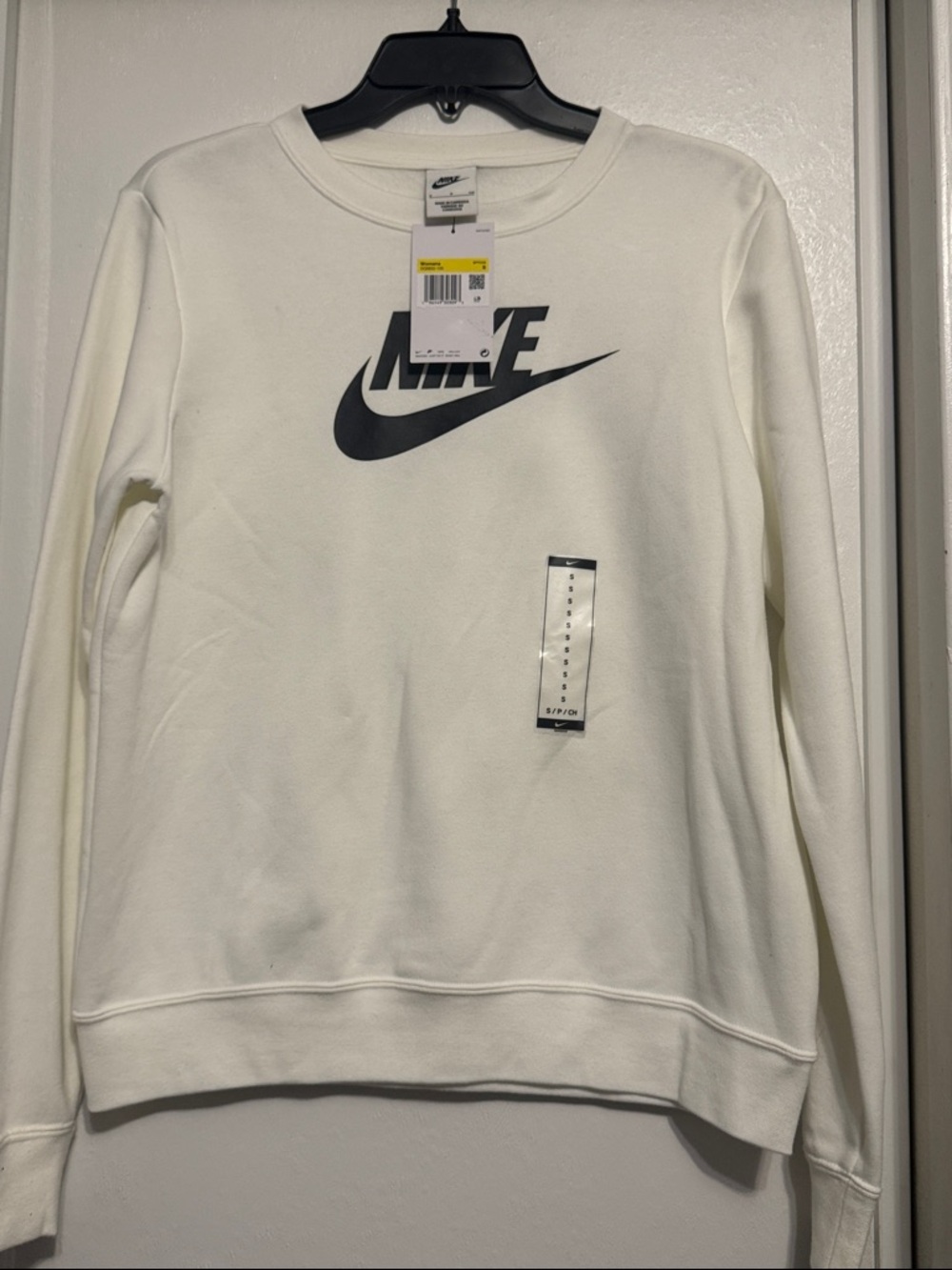 Nike Women's Sportswear Club Fleece Logo Sweatshirt Size Small - Picture 2 of 5